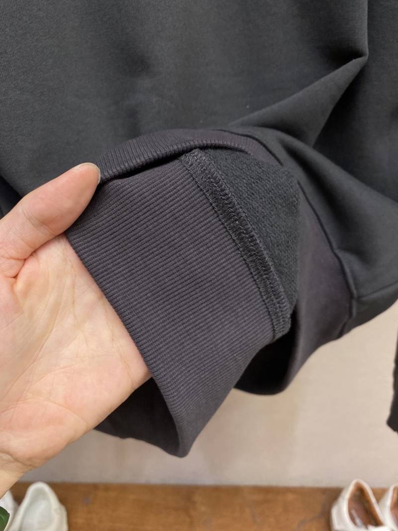 chr1st1an D10r outwear